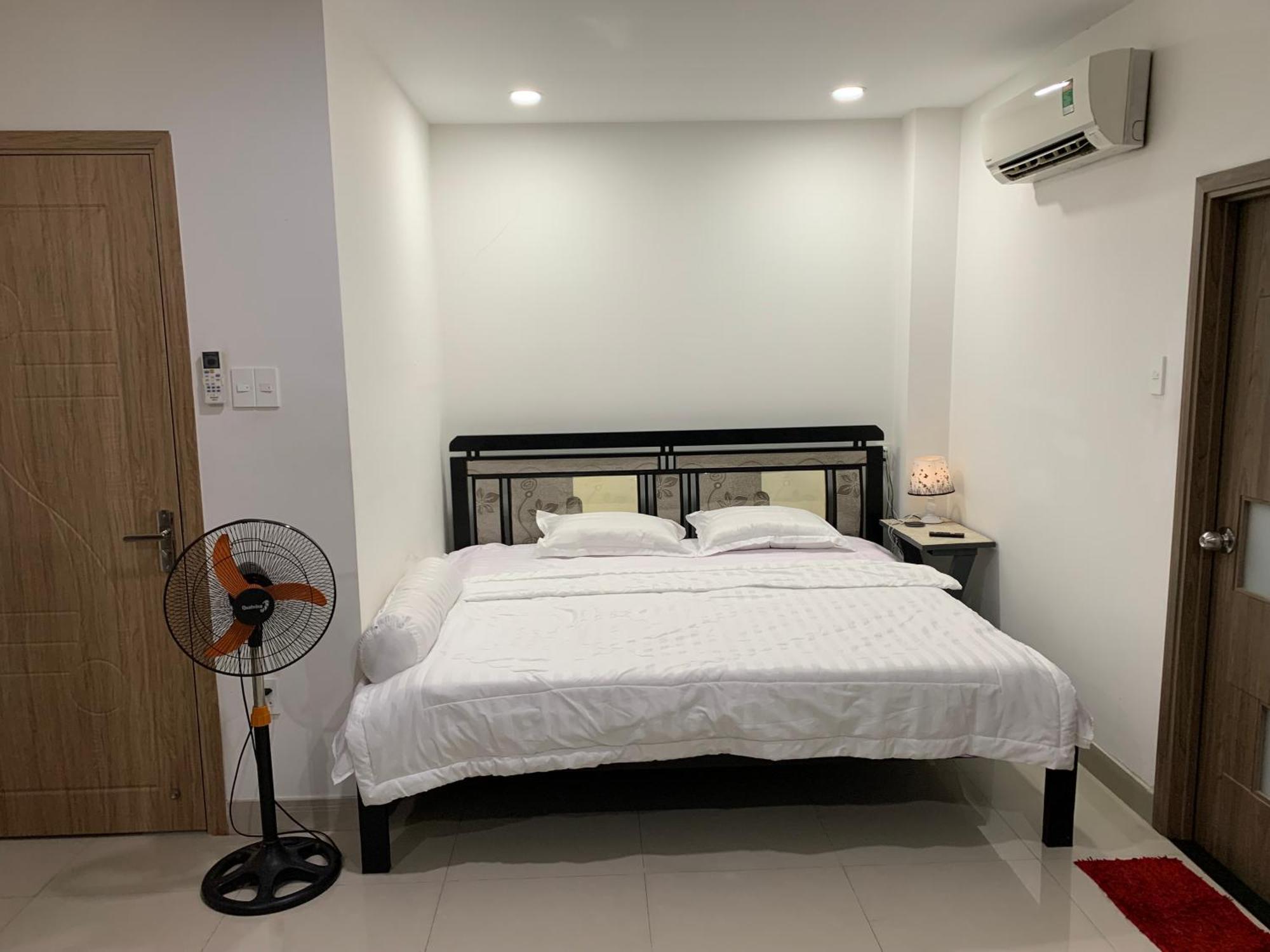 Royal With Front Small Yard Ho Chi Minh City