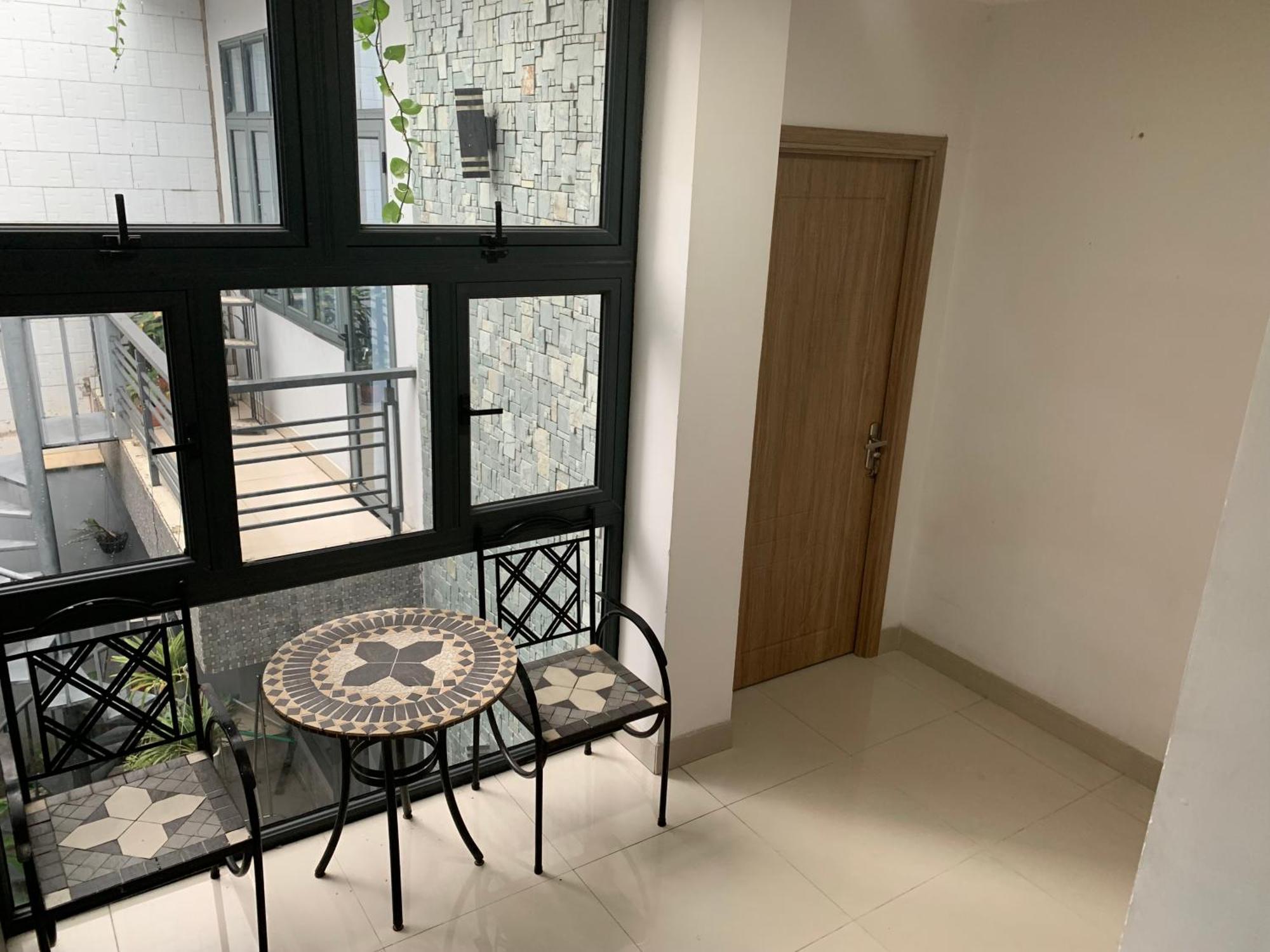 Bed & Breakfast Royal With Front Small Yard Ho Chi Minh City